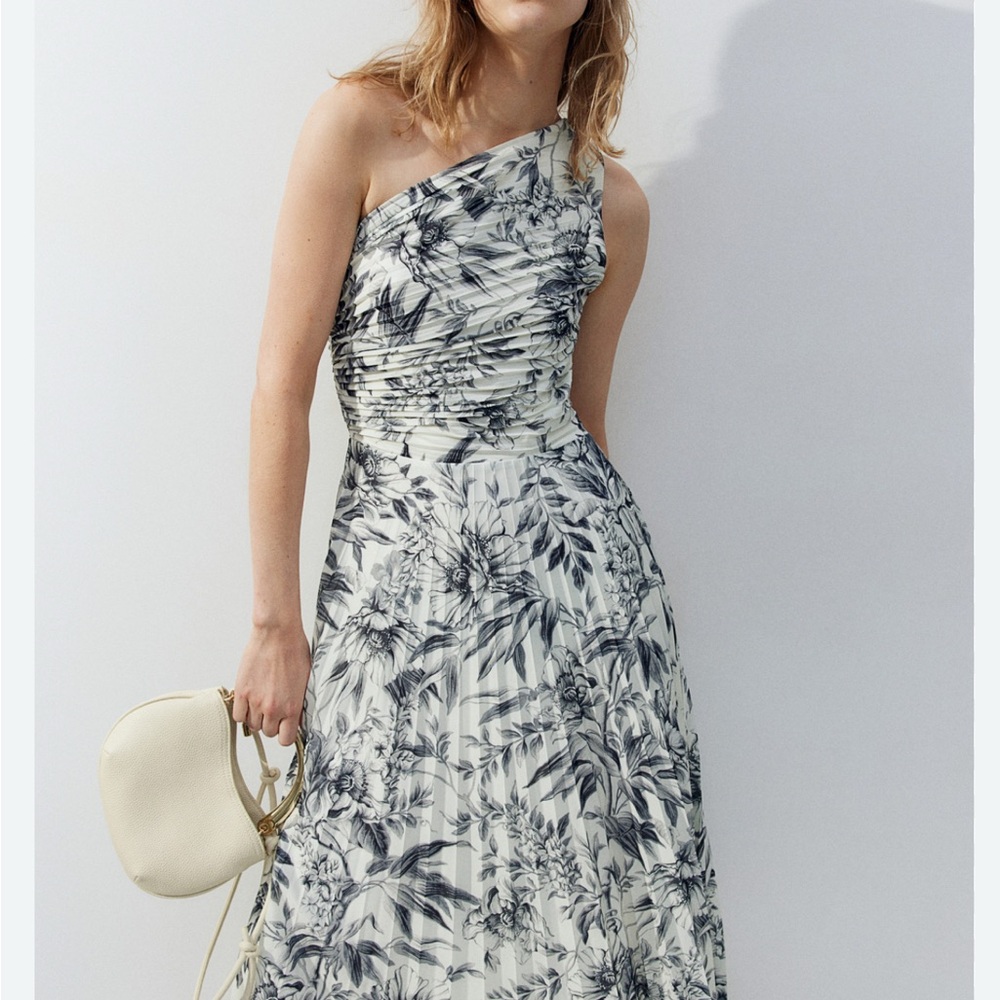 H&M Black and White Asymmetrical One-Shoulder Sundress